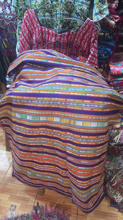 2 huipiles y 2 cortes para abril