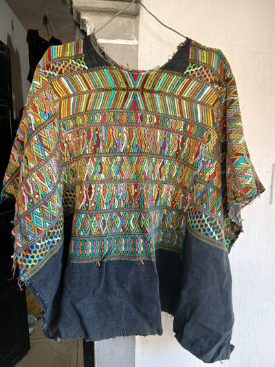 2 huipiles y 2 cortes para abril