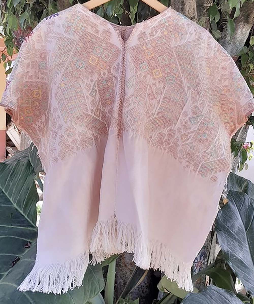 Pastel quetzales Nahuala huipil