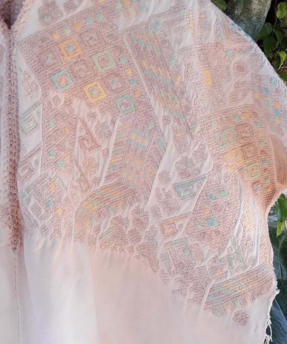 Pastel quetzales Nahuala huipil