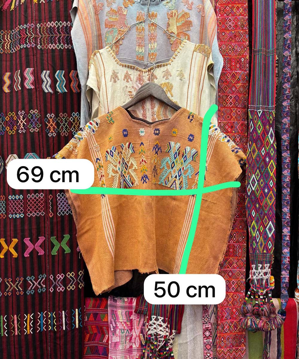 Huipil de Chajul de caramelo para abril