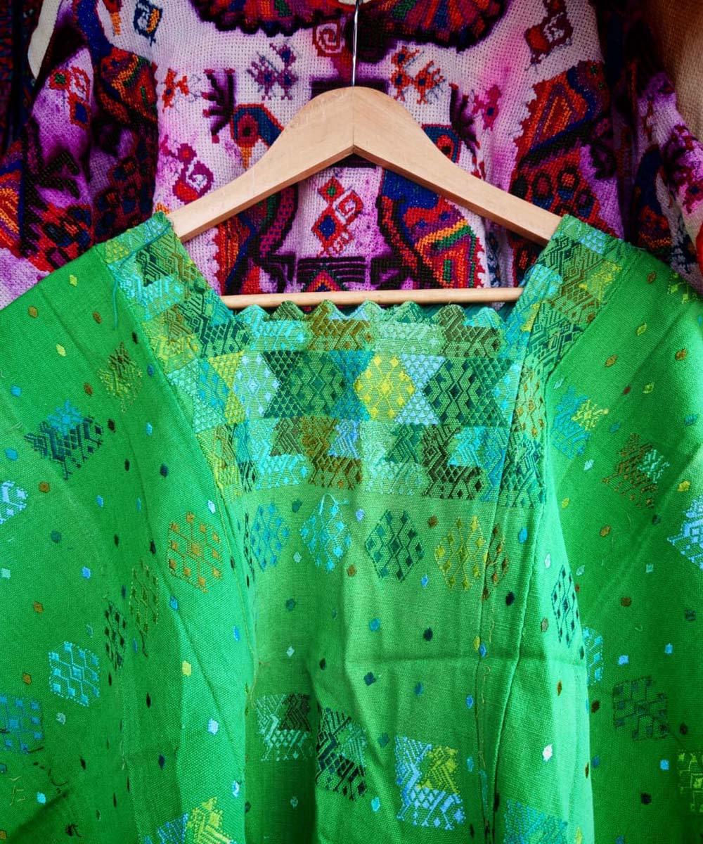 Simple green Coban huipil