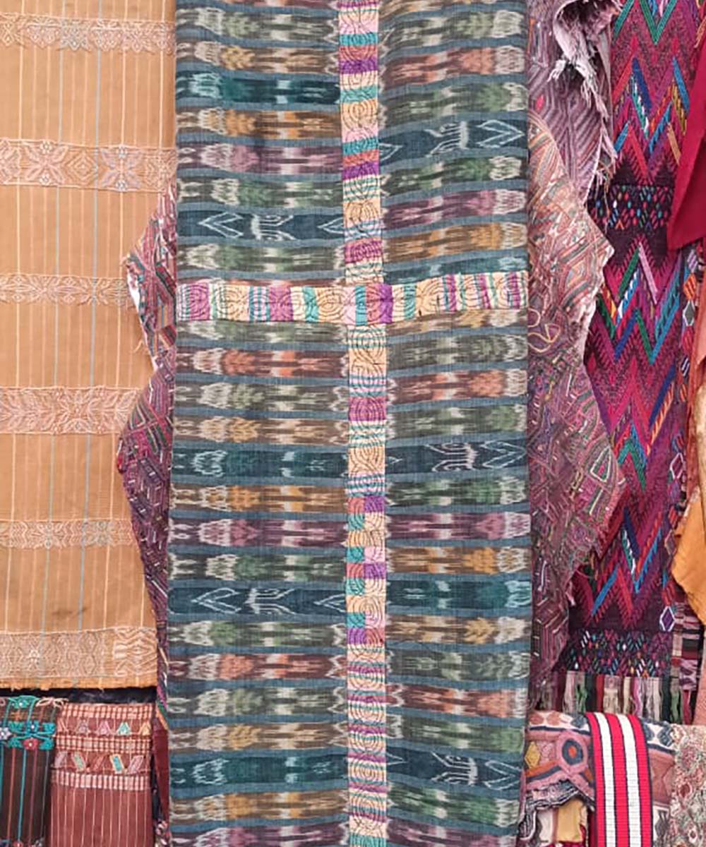 Colorful on indigo Chichi corte