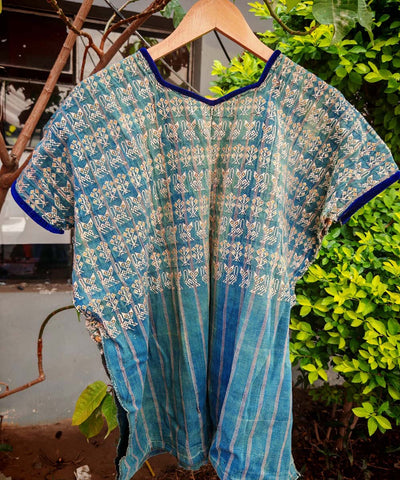 Nahuala huipil with cats and corn