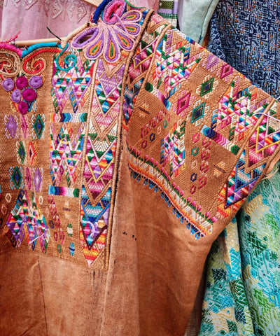 Chichi huipil en color ante