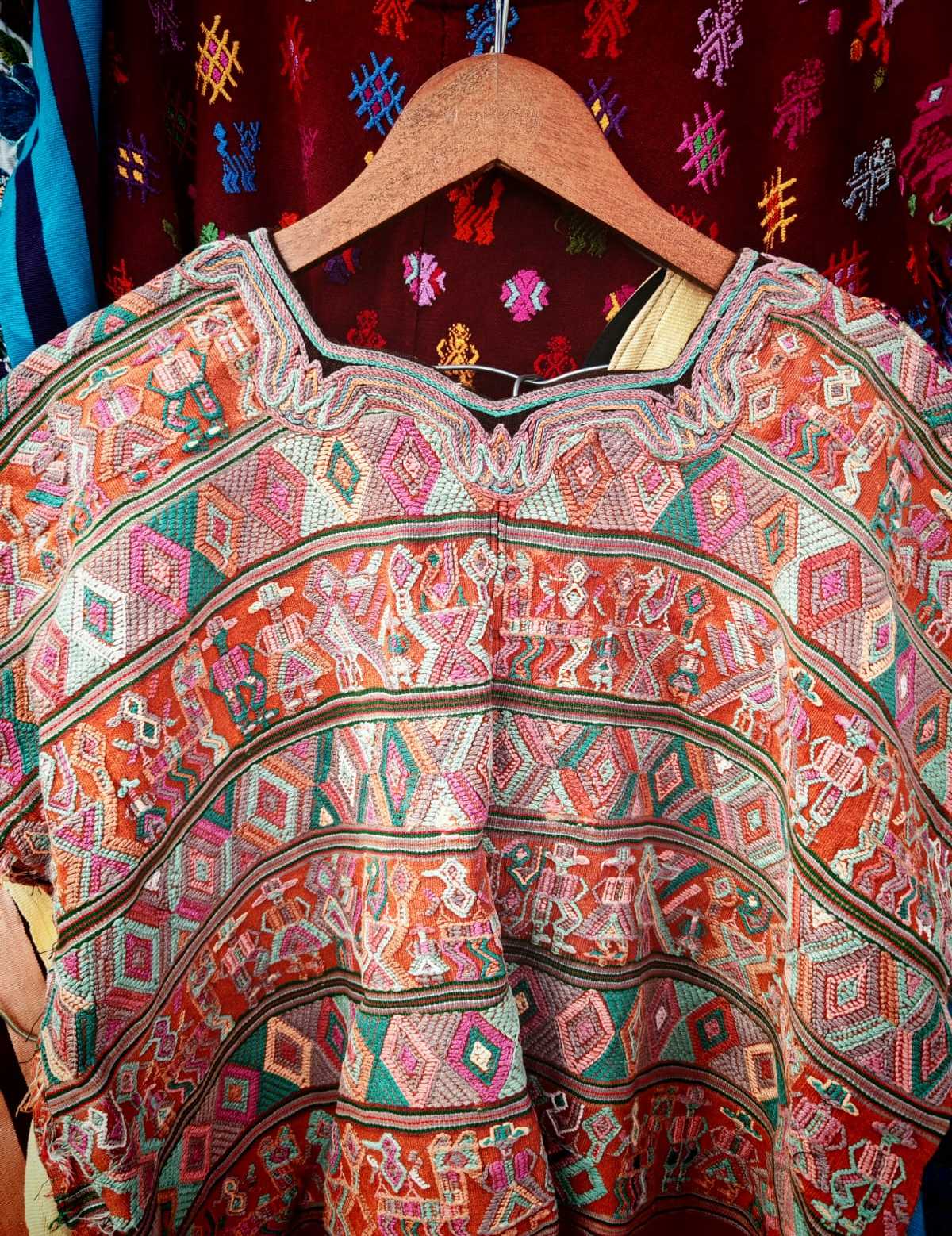 Huipil Coral Nebaj #2-77