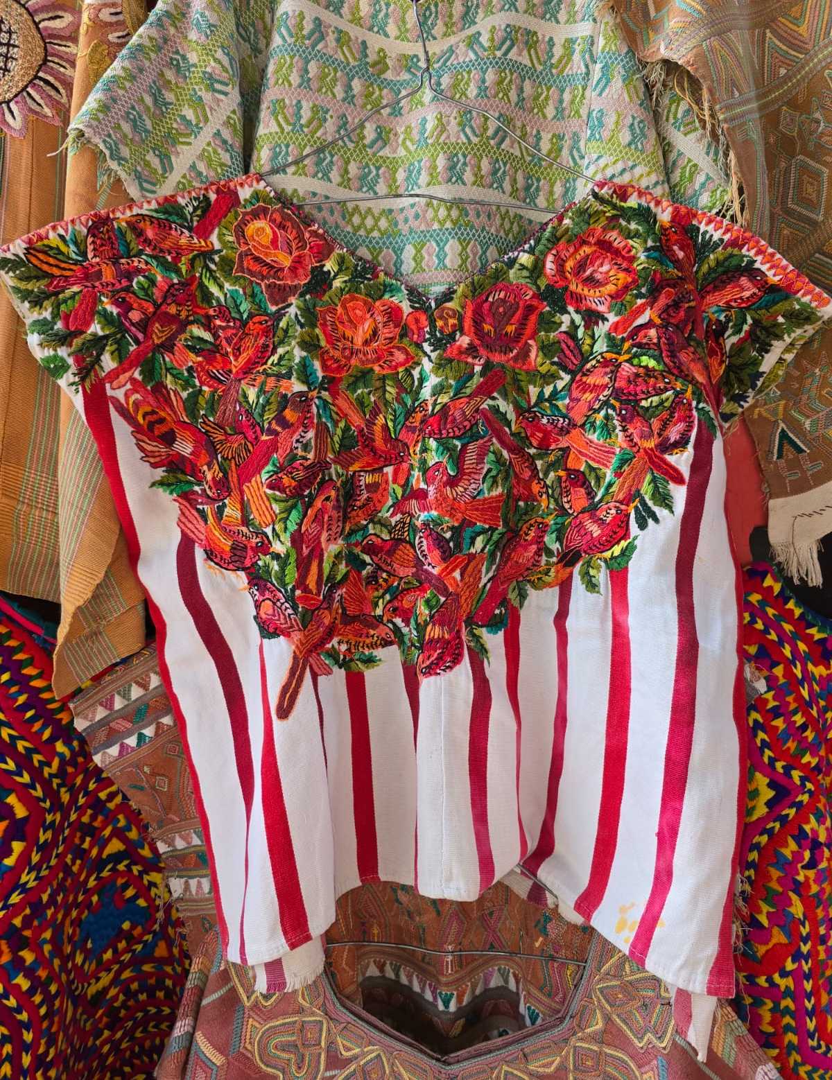 Red birds Santiago Huipil #6-243