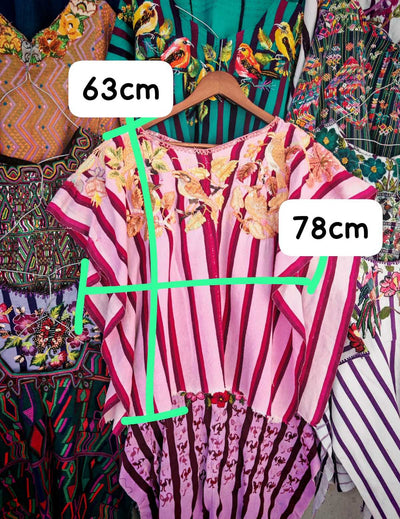 Huipil rosa de Santiago y huipil morado de Nahuala (reservado para Janelle)