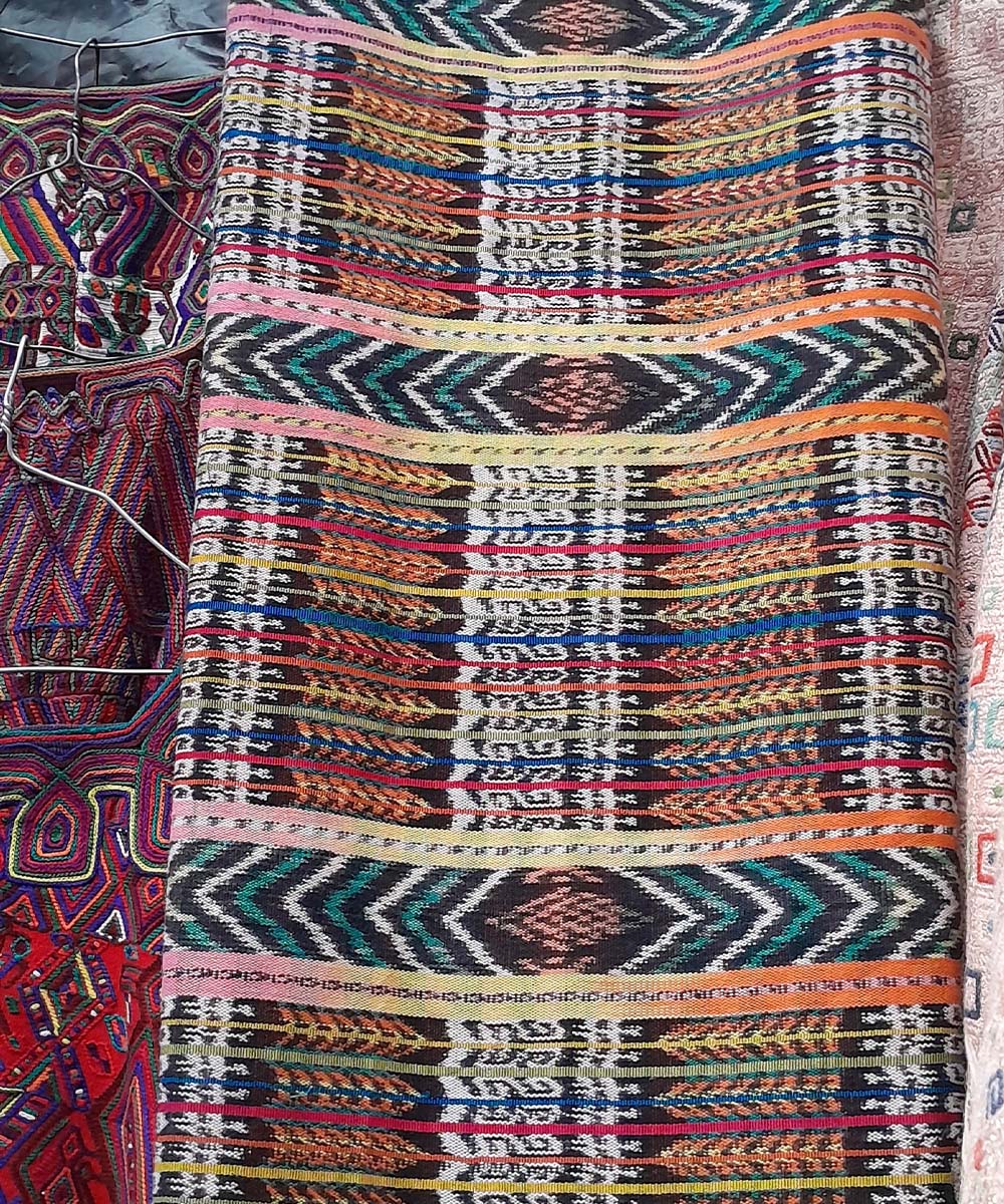 Guatemalan textile - ikat corte