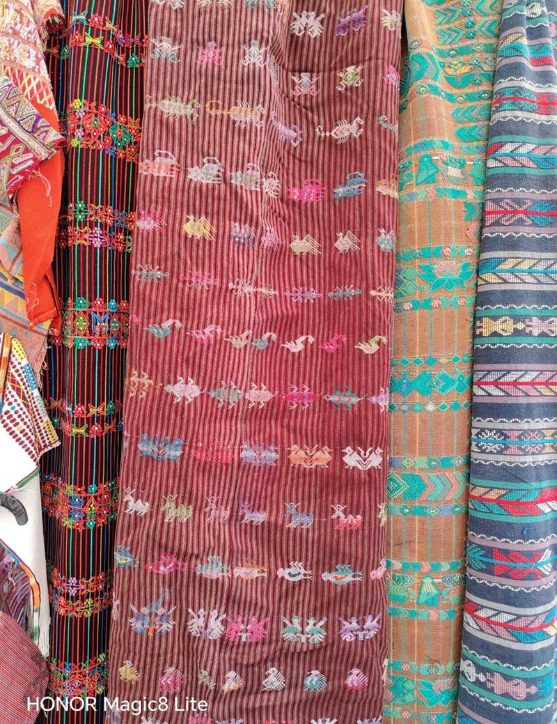 Burgundy with animal motifs Colotenango corte #5-110