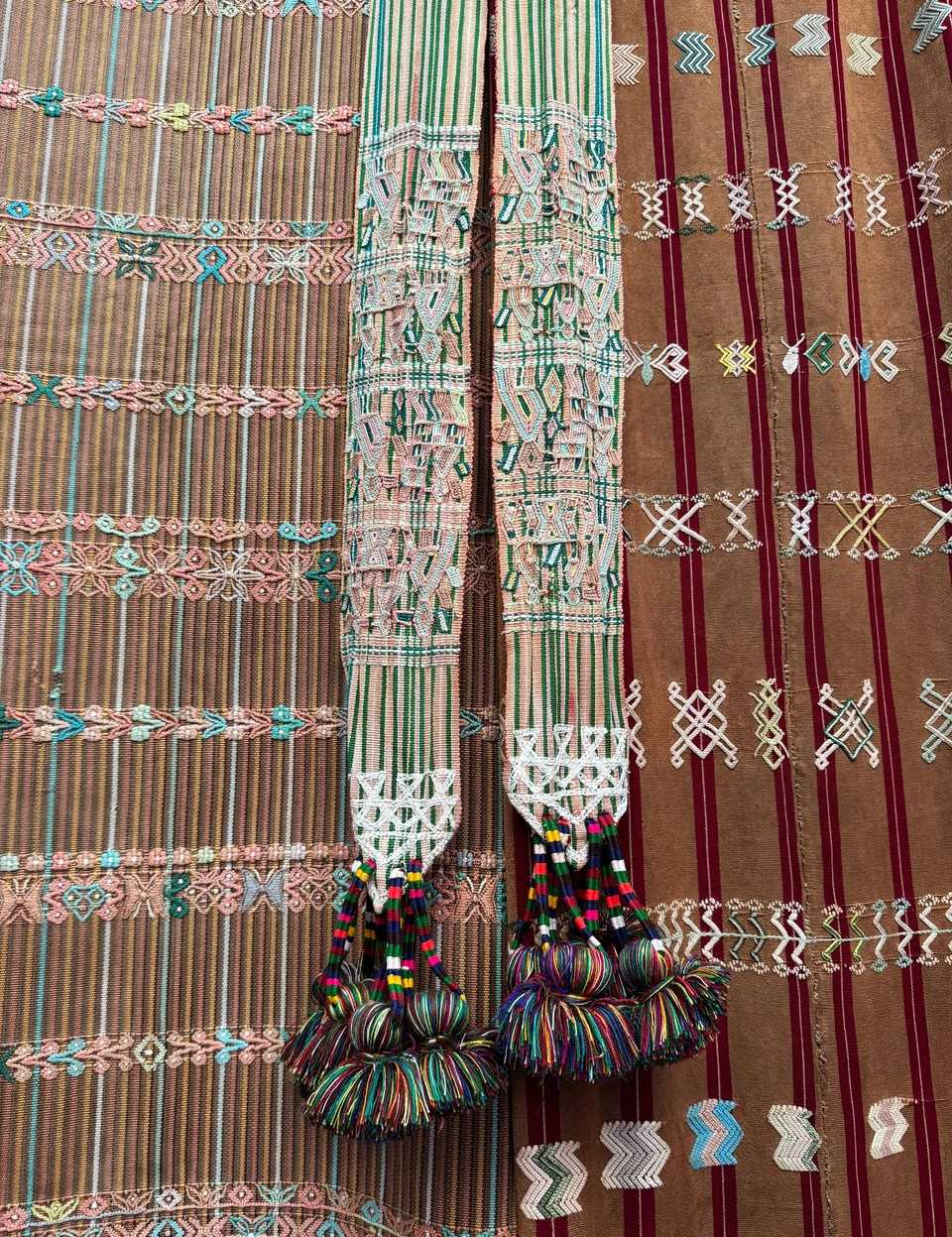 Coral and green Nebaj tocoyal #5-150