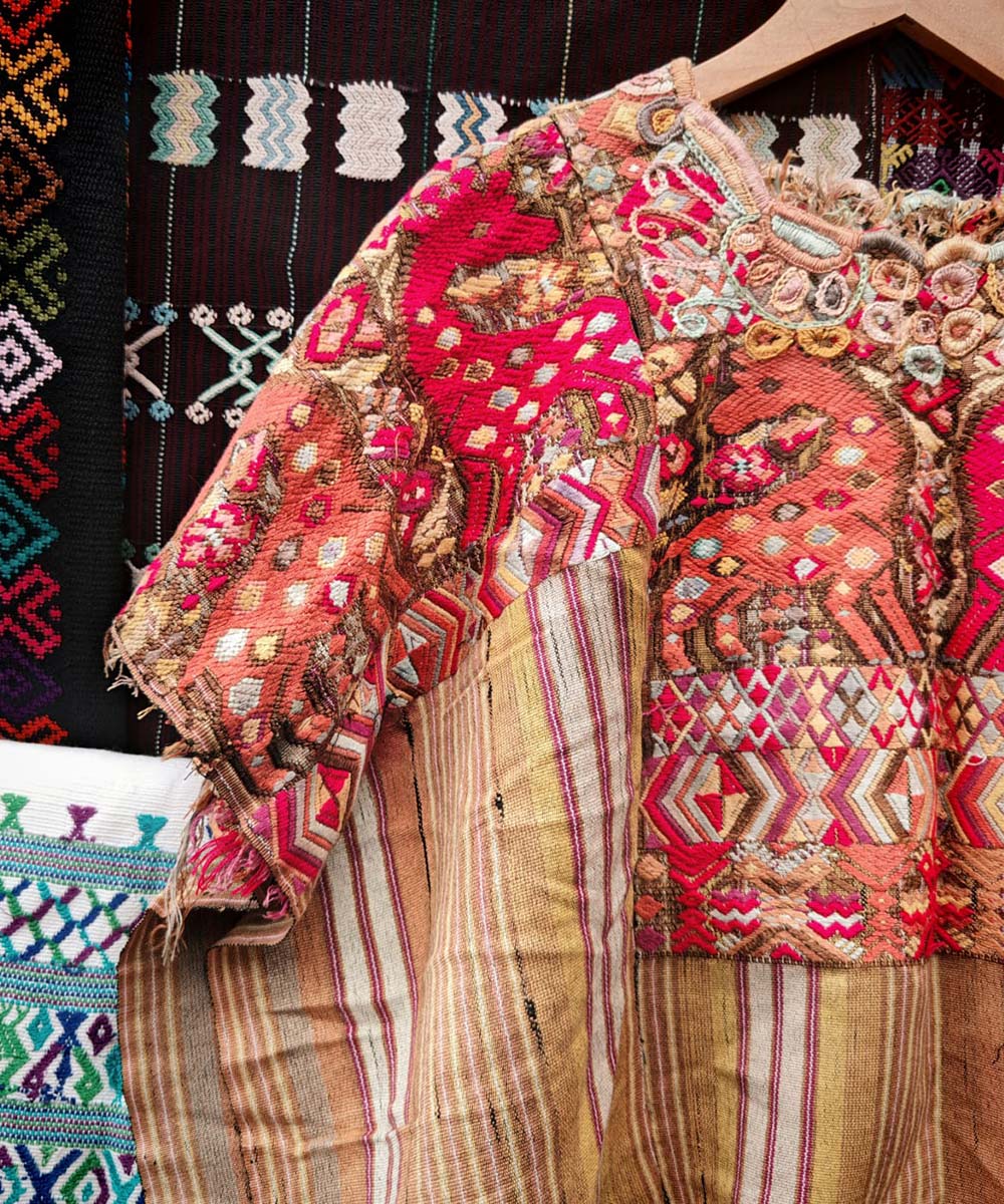 Guatemalan huipil - vintage textiles