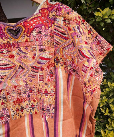 Guatemalan huipil - vintage textile