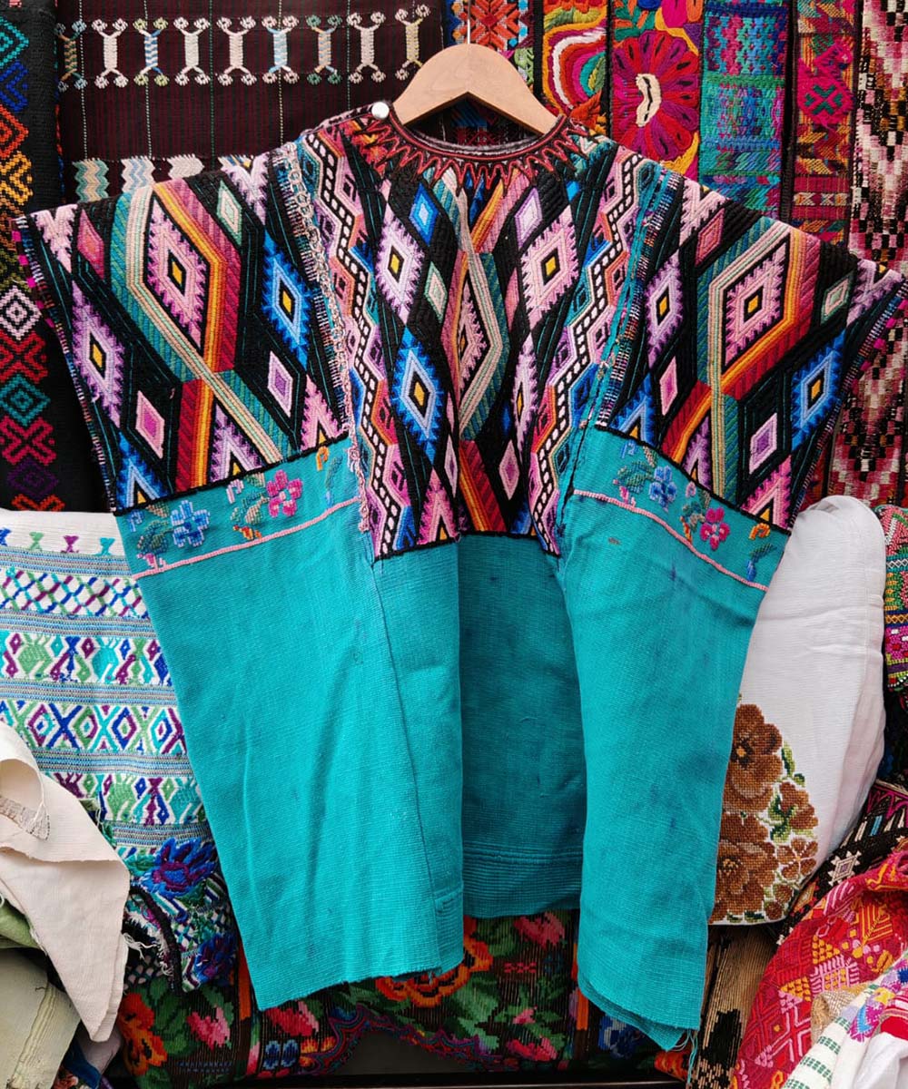 Guatemalan huipil - vintage textiles