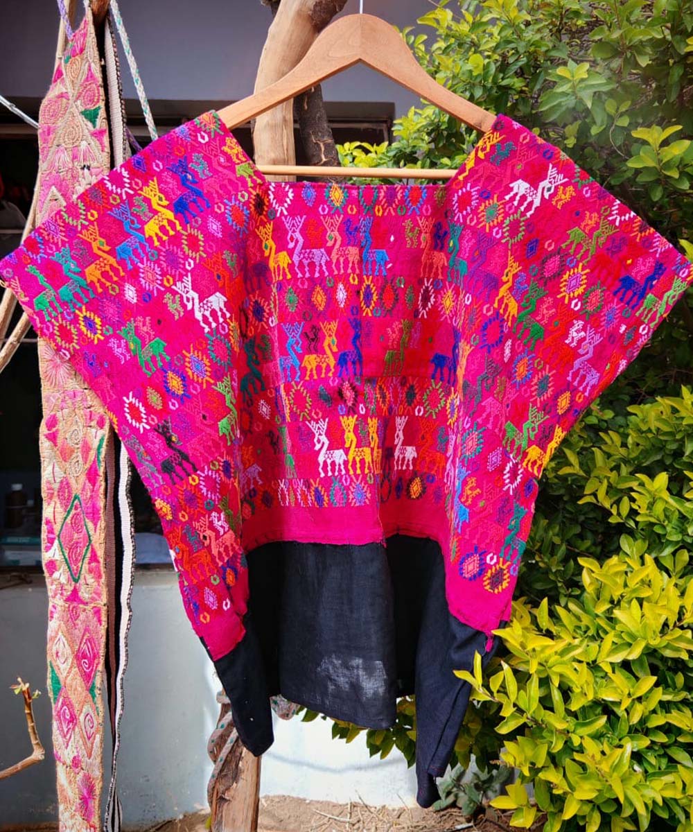 Guatemalan huipil - vintage textile