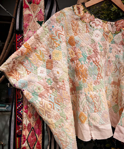 Guatemalan huipil - vintage textile