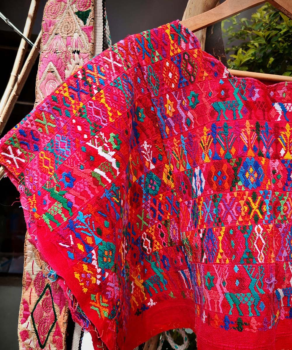 Guatemalan huipil - vintage textile