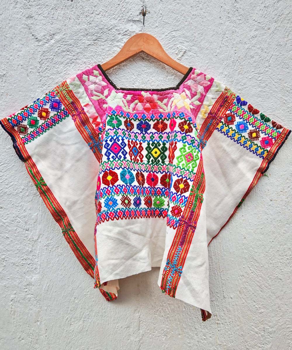 Guatemalan huipil - vintage textile