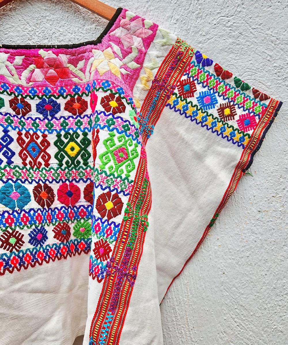 Guatemalan huipil - vintage textile