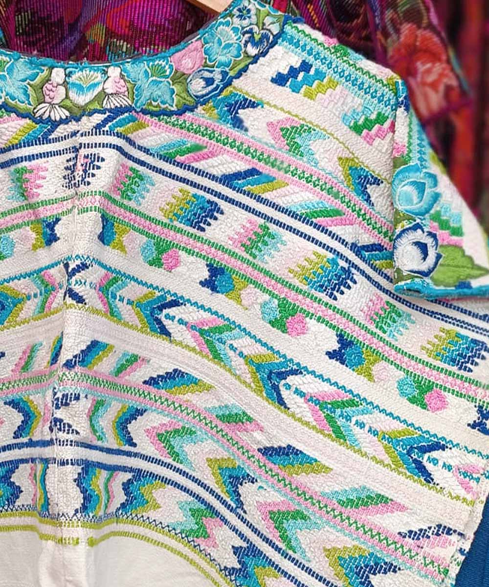 Guatemalan huipil - vintage textiles