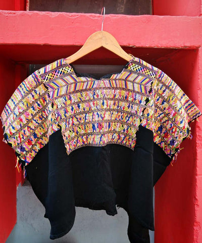 Embroidered Guatemalan huipil - vintage textile