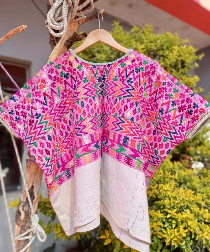 Guatemalan huipil - vintage textile