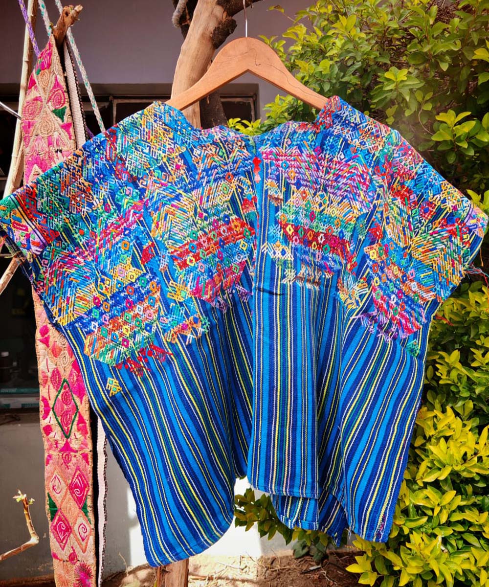 Guatemalan huipil - vintage textile