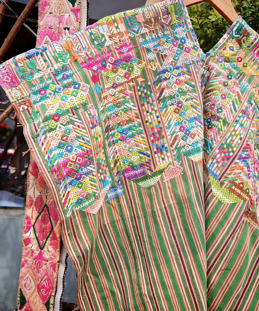 Guatemalan huipil - vintage textile