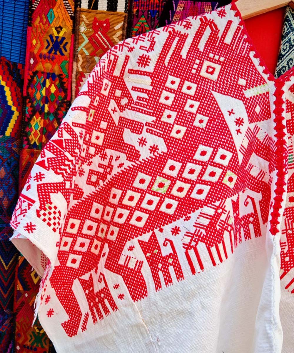 Guatemalan huipil - vintage textile