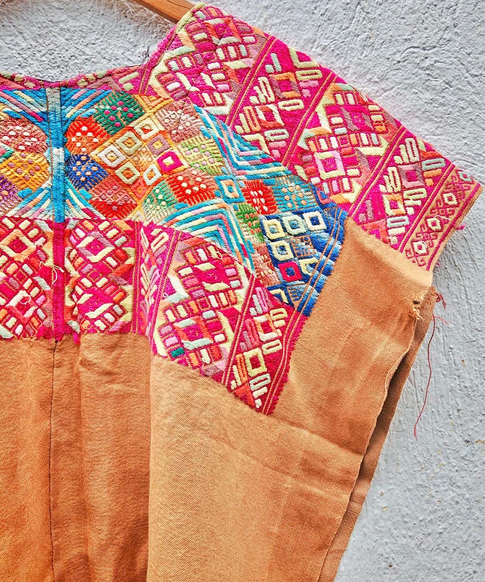 Guatemalan huipil - vintage textile