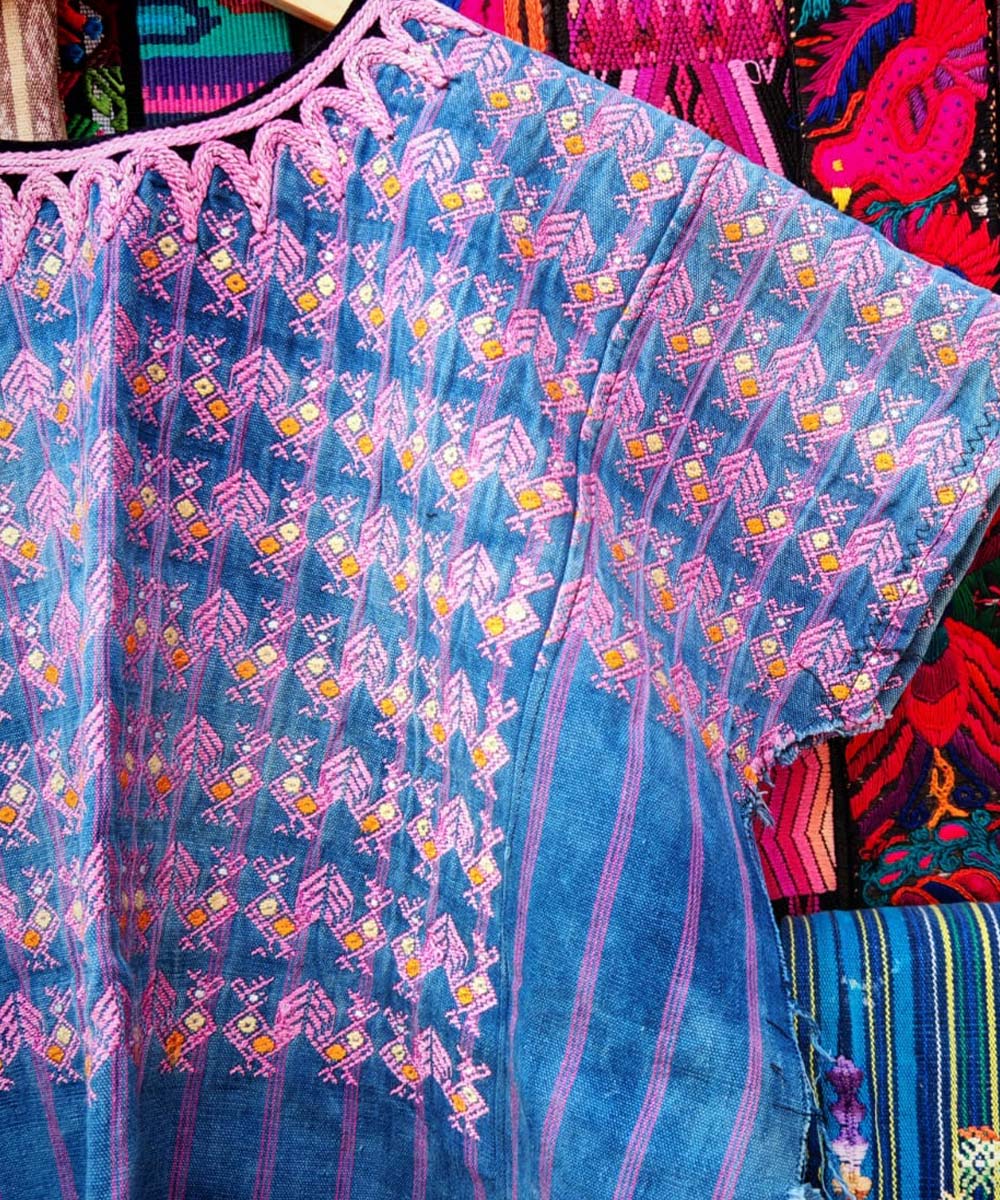 Guatemalan huipil - vintage textile