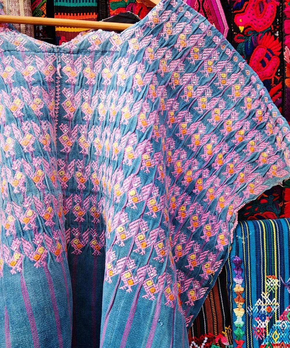 Guatemalan huipil - vintage textile