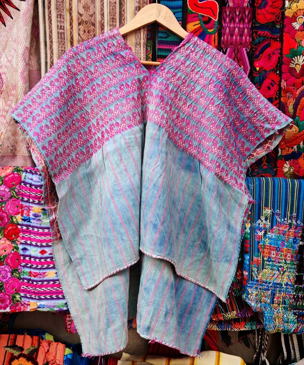 Guatemalan huipil - vintage textile