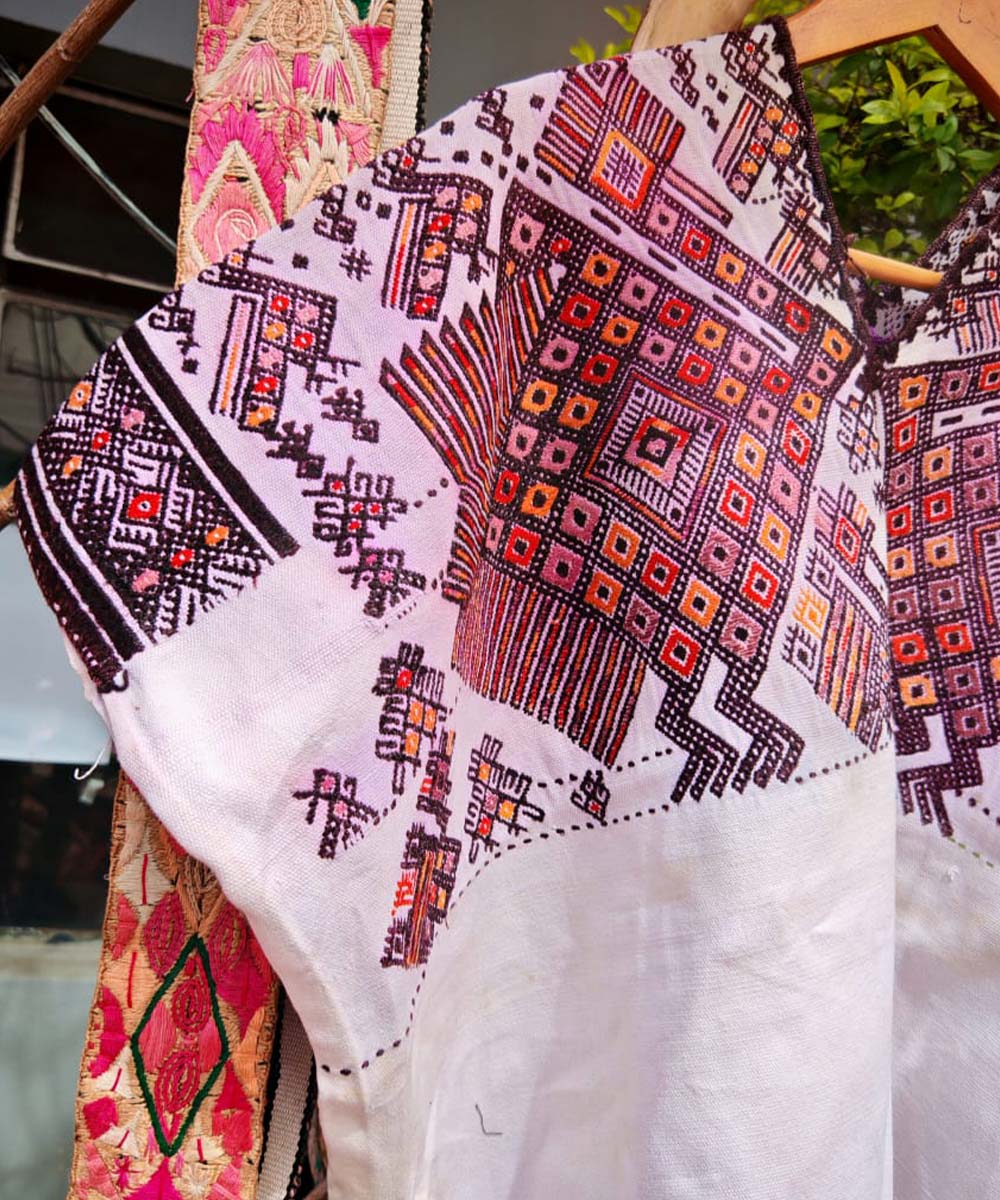 Guatemalan huipil - vintage textile