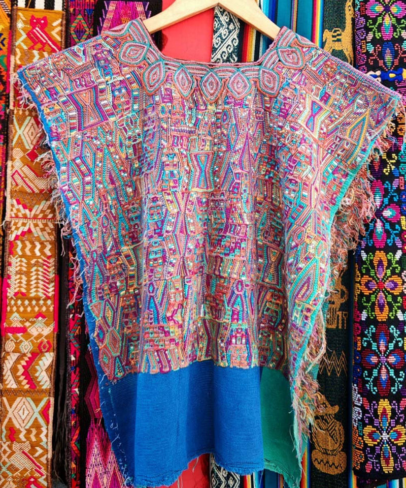 Guatemalan huipil - vintage textile