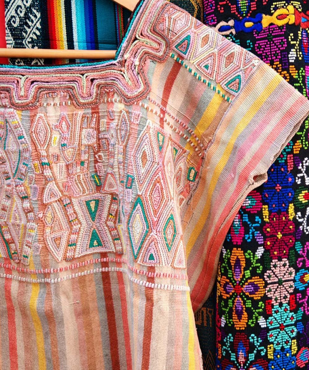 Guatemalan huipil - vintage textile