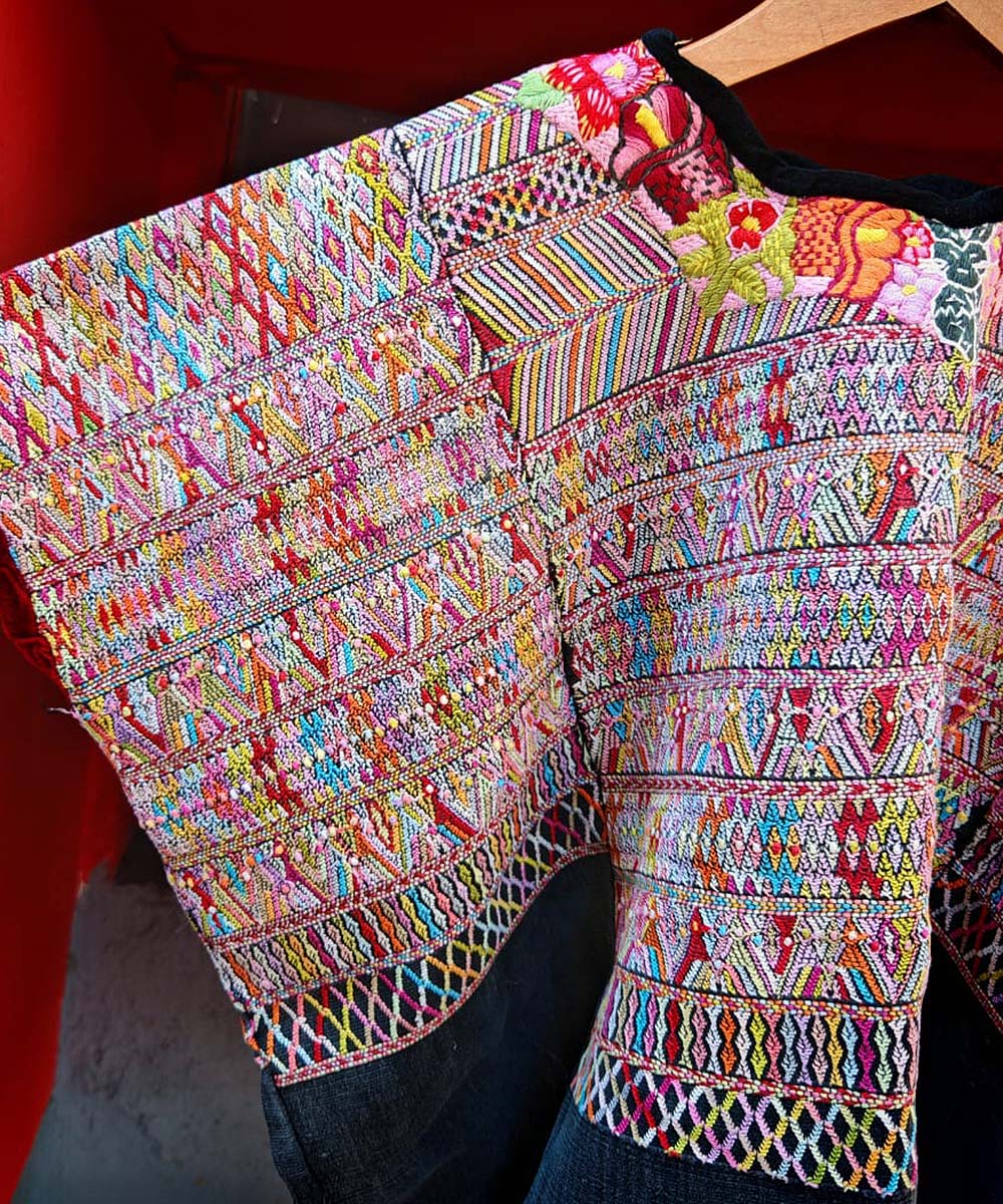 Guatemalan huipil - vintage textile