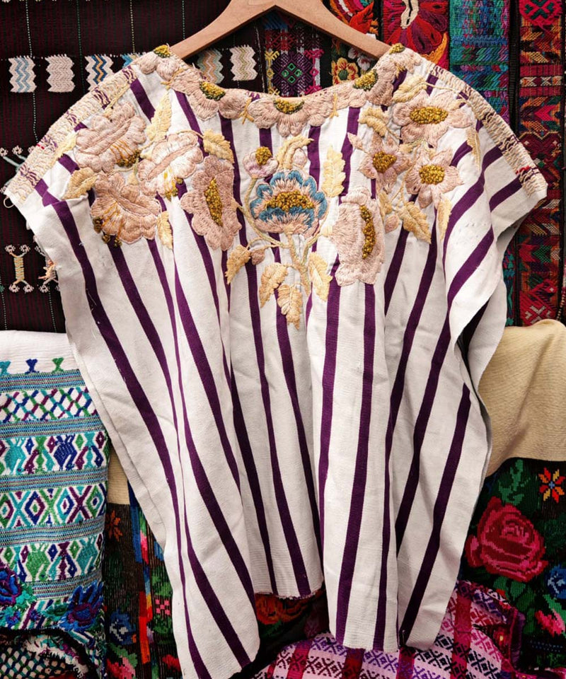 Guatemalan huipil - vintage textile