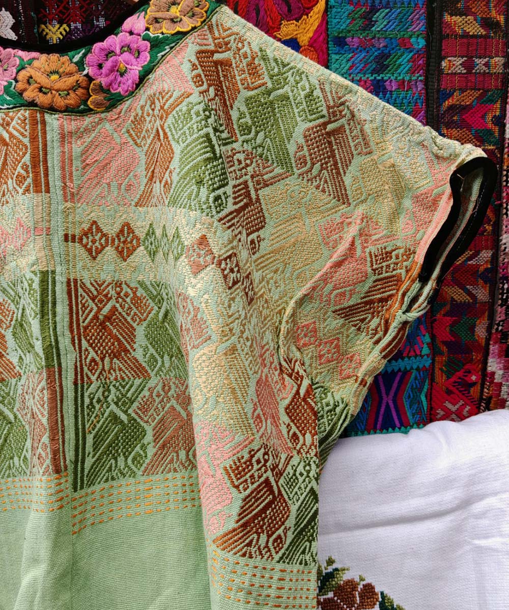 Guatemalan huipil - vintage textiles