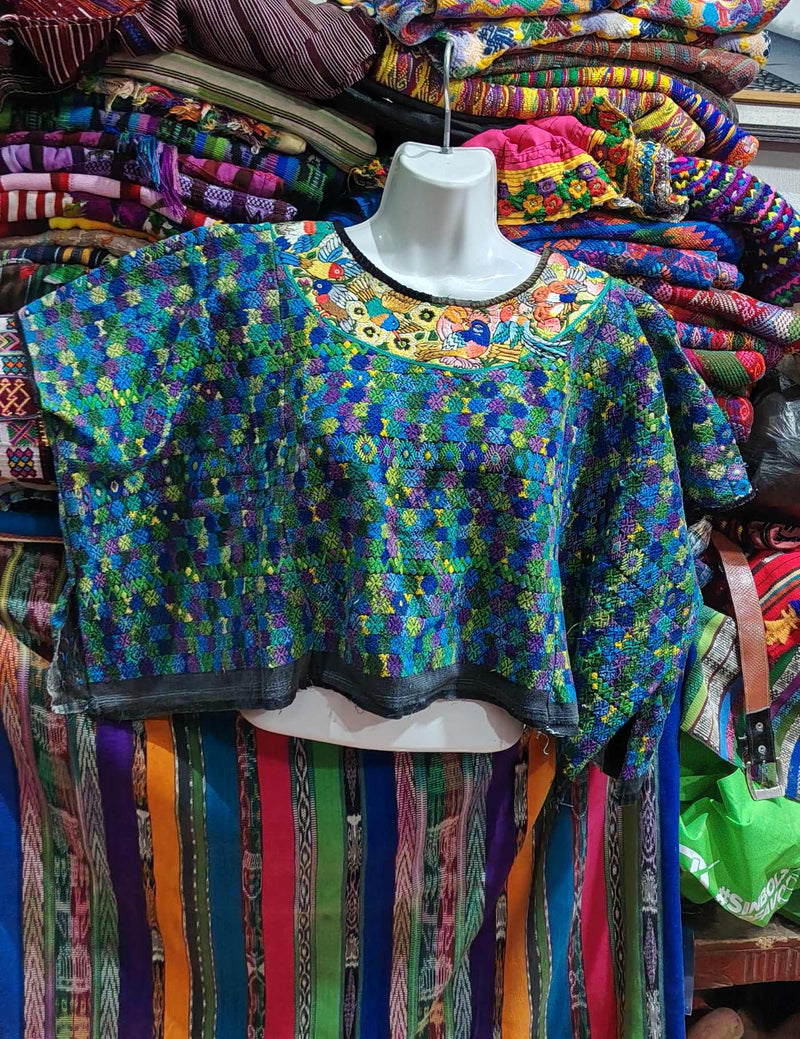 Geometric Cobán Huipil #7-517