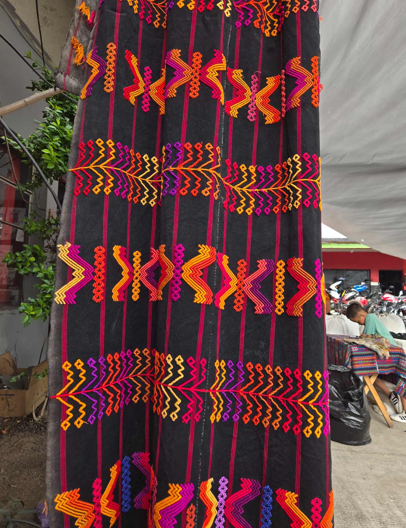 Colourful on Black Colotenango Corte #9-64