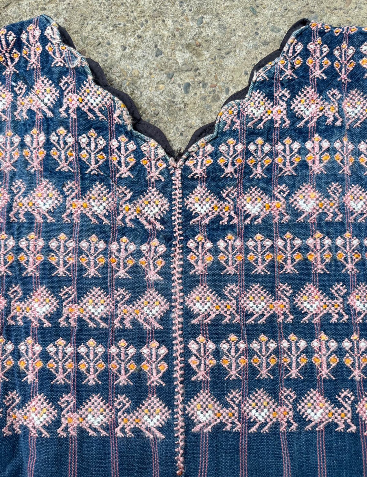 Indigo with lions and corn Nahualá Huipil #9-336