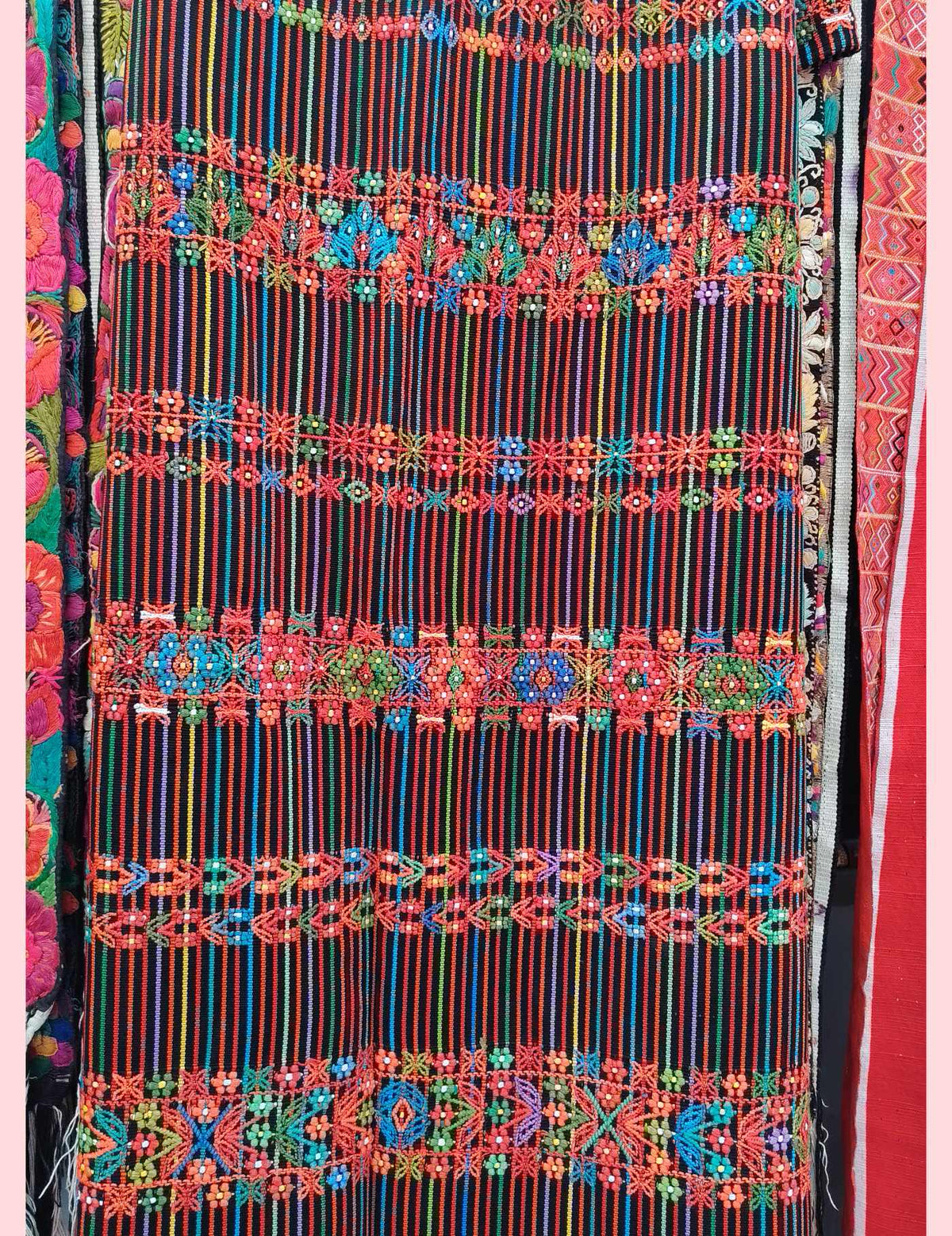 Multicolor with Flowers Aguacatán Corte #10-311