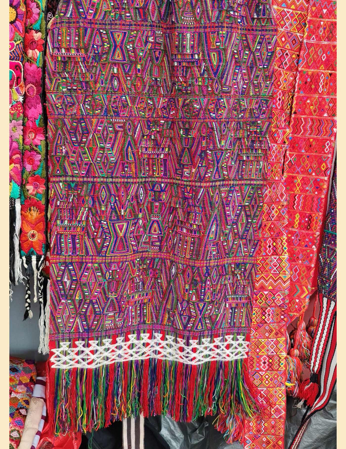 Berry Nebaj Tzute #10-313