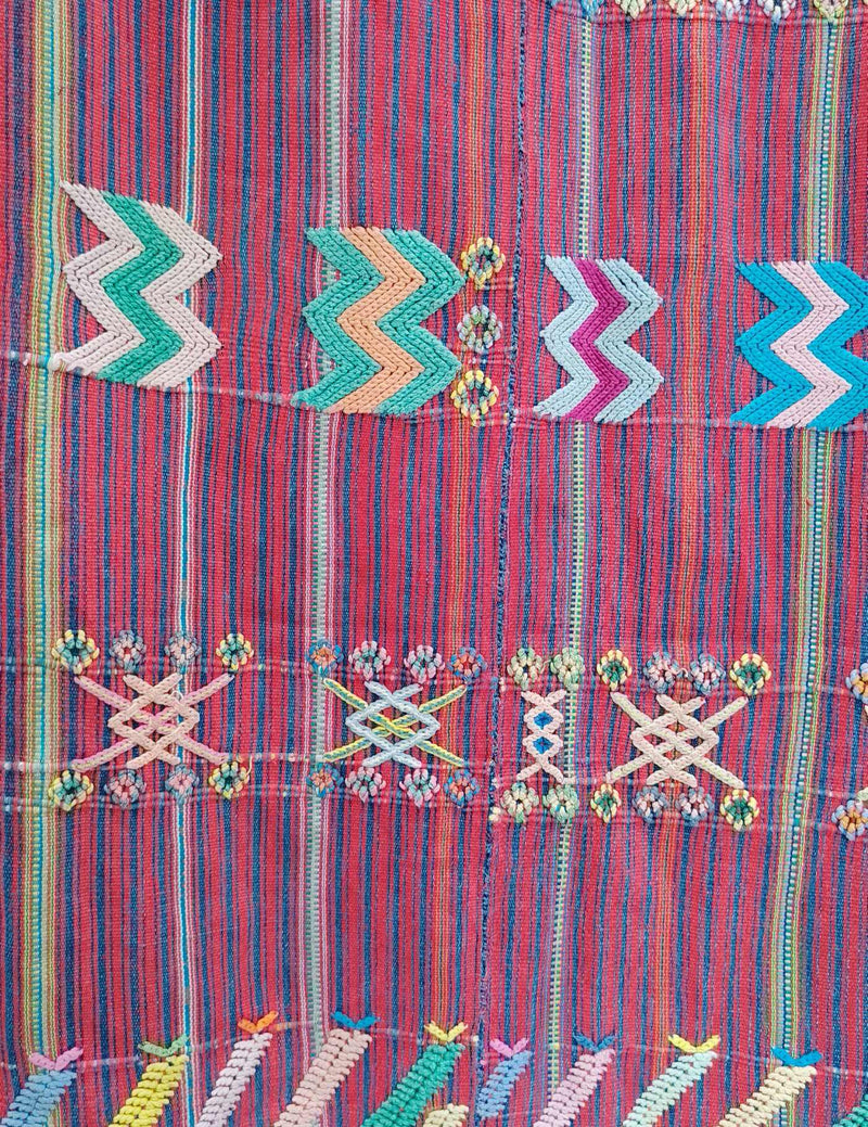 Burgundy with geometric Colotenango Corte #10-379