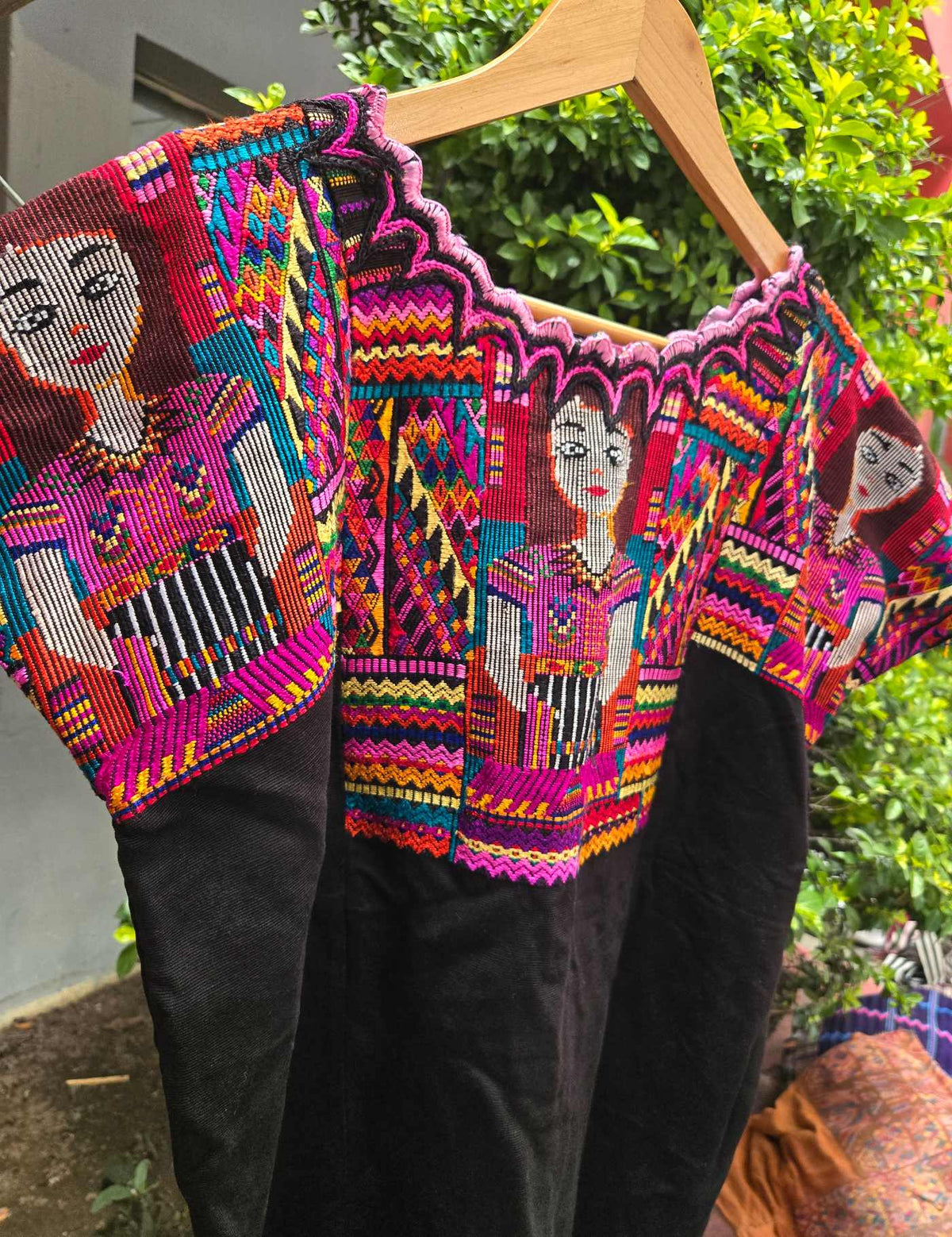 Silk woven Geometrics and women Chichicastenango Huipil #10-414