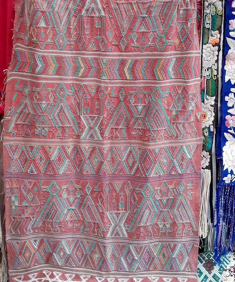 Embroidered Guatemalan huipil - vintage textile