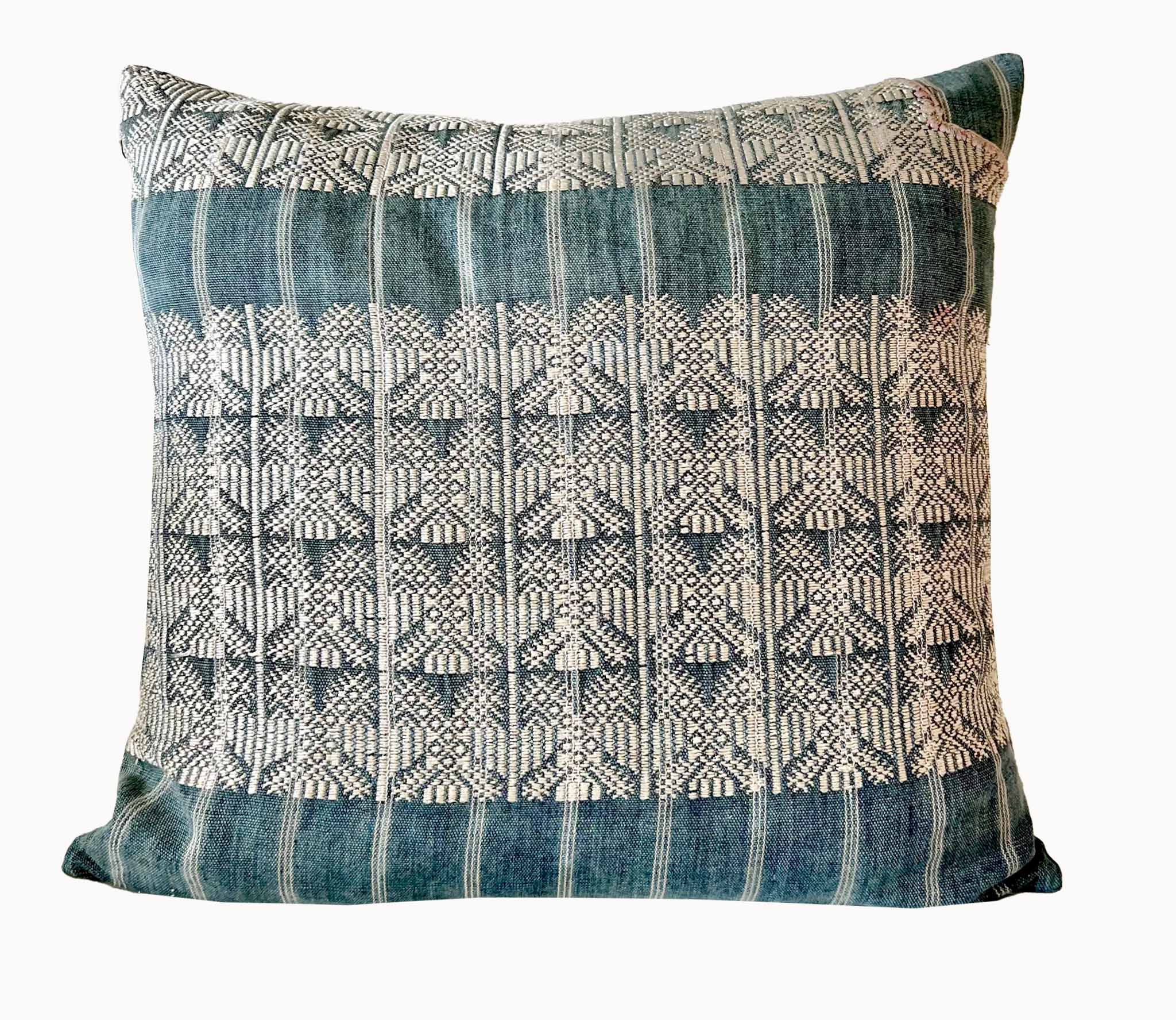 Faded indigo Xejuyub pillow
