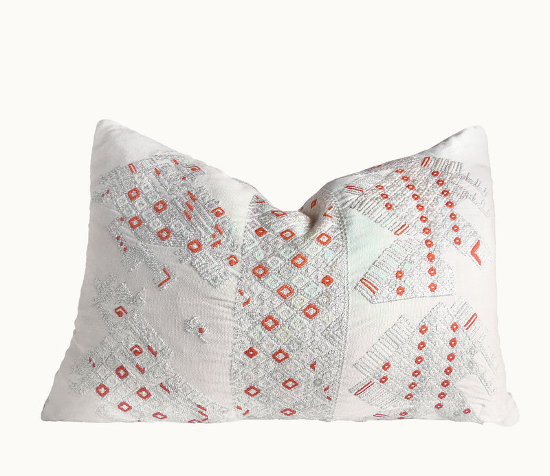 Guatemalan textiles, huipil pillow - Lamour Artisans