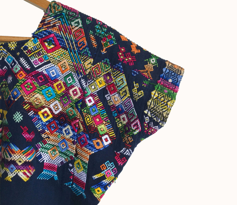 Guatemalan textiles, huipil - Lamour Artisans